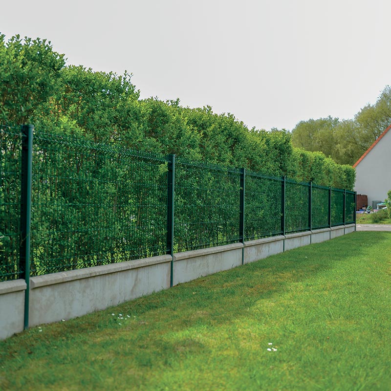 Soubassement béton pour panneaux rigides — Clôtures Caudevel